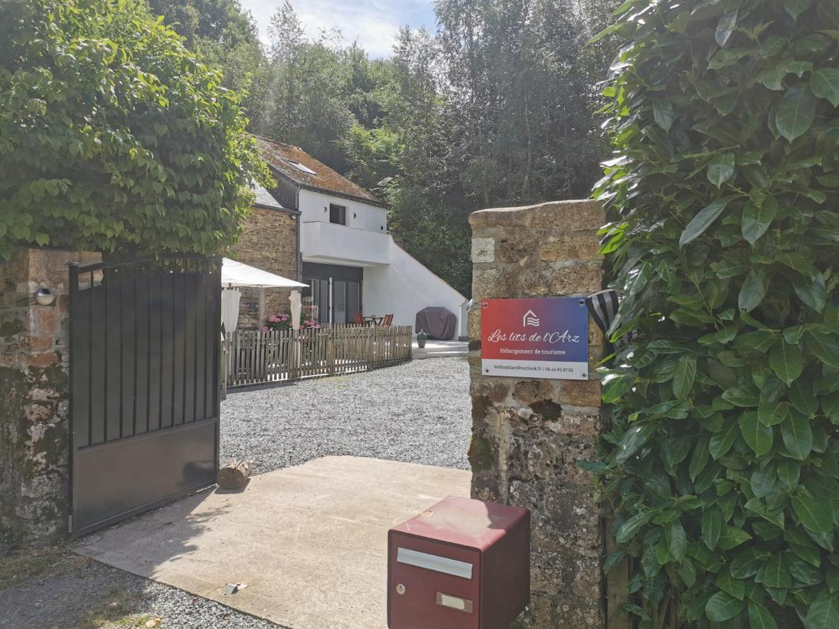 Bed and Breakfast Les Lits De L'Arz Malansac Esterno foto