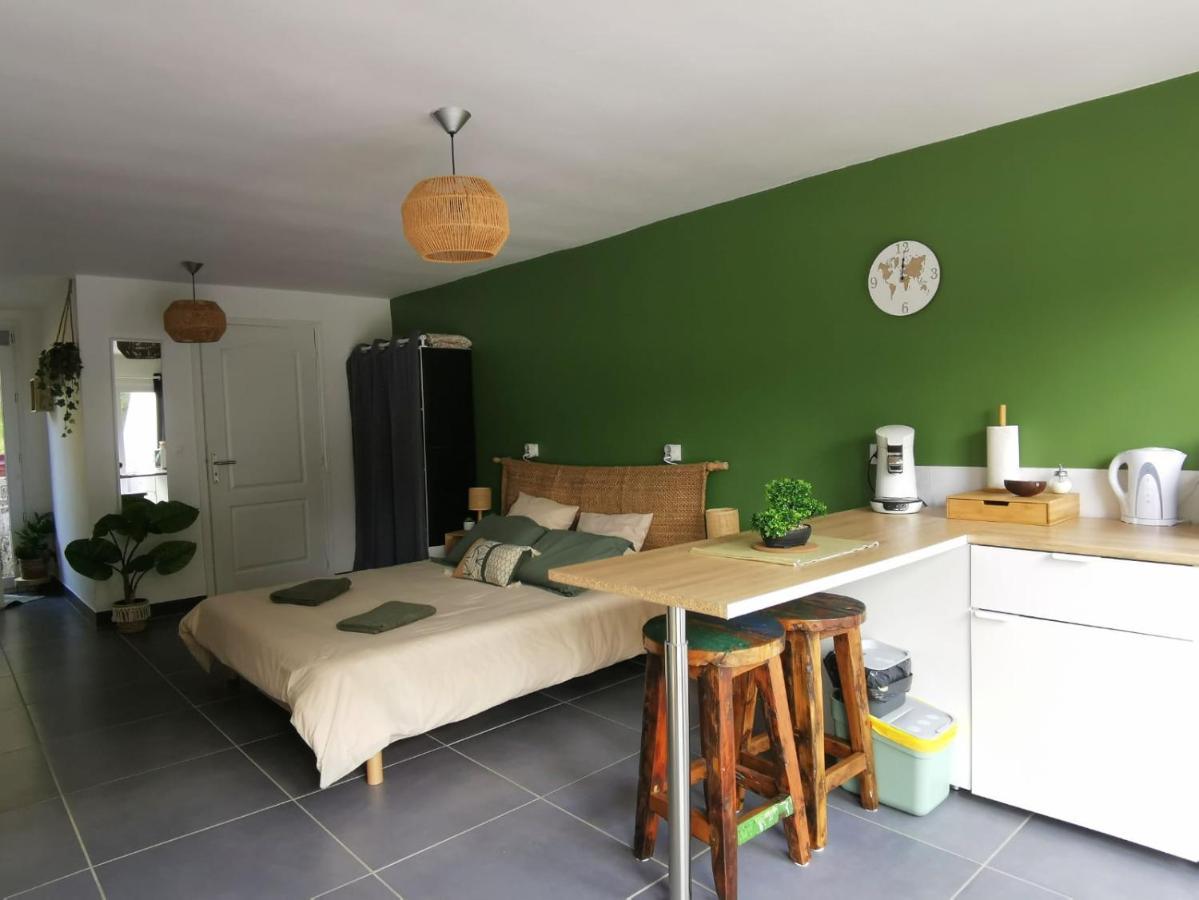 Bed and Breakfast Les Lits De L'Arz Malansac Esterno foto